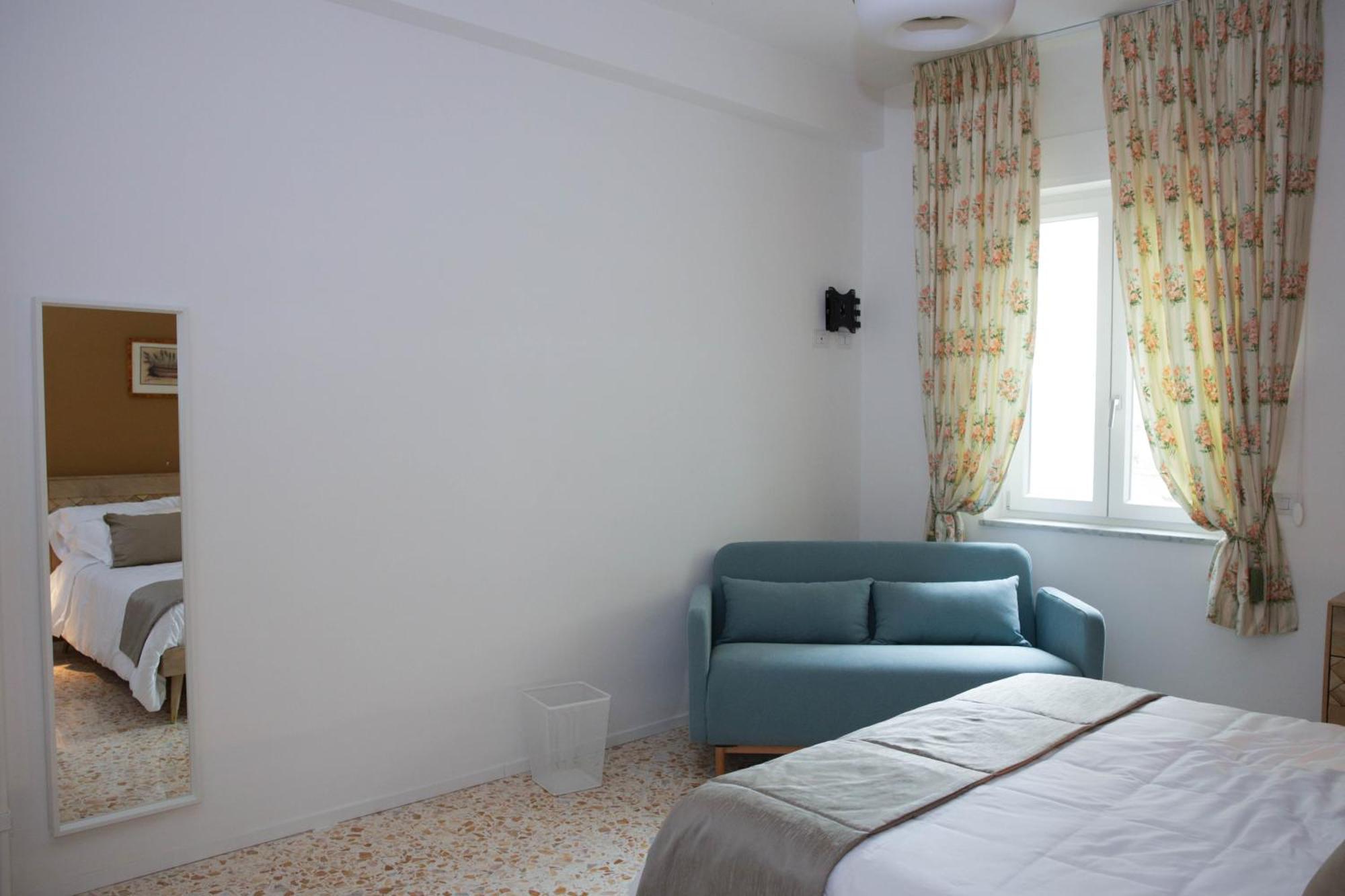 Diana Home - Rooms And Suite Caserta Buitenkant foto