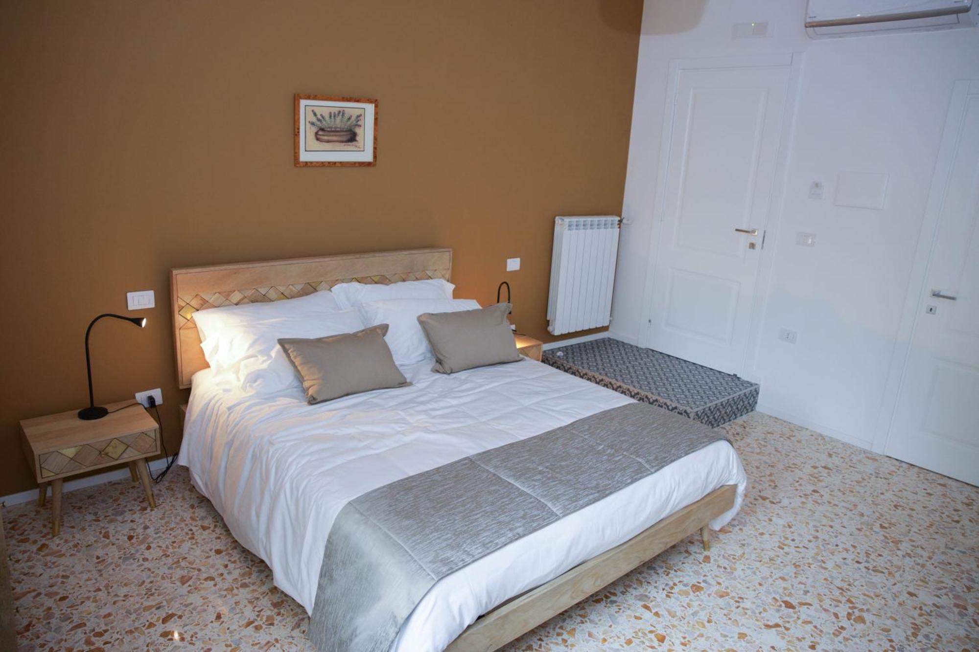 Diana Home - Rooms And Suite Caserta Buitenkant foto